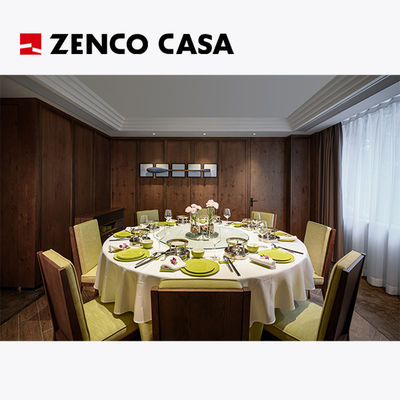 Table ronde avec chaises assorties pour les grands rassemblements